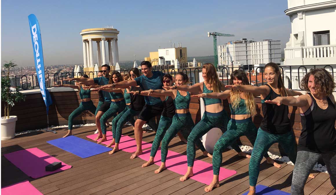 Yoga dinámico o suave? Así es la nueva ropa deportiva de Domyos para los  yoguis